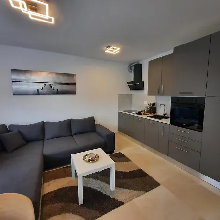 Petra&mihaela Apartment *